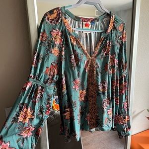 Anthropologie - floral lightweight long sleeve v-neck tee